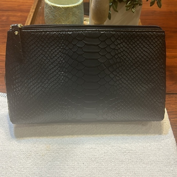 GiGi New York Black Clutch Bag - Picture 3 of 5